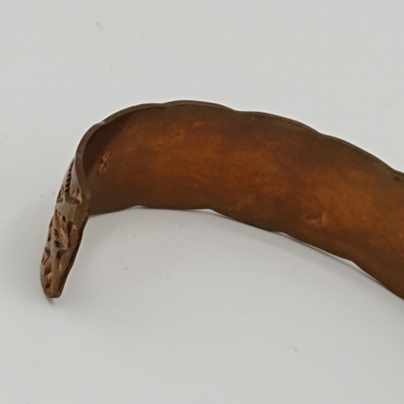 Set 2 Bracelets Stamped Brass Cuff Lucite Bangle Brass Look Filigree Accents Vtg - Picture 7 of 12